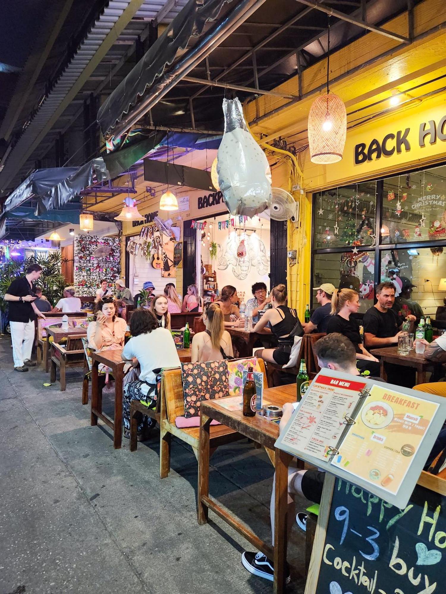 Back Home Backpackers Bangkok Exterior photo